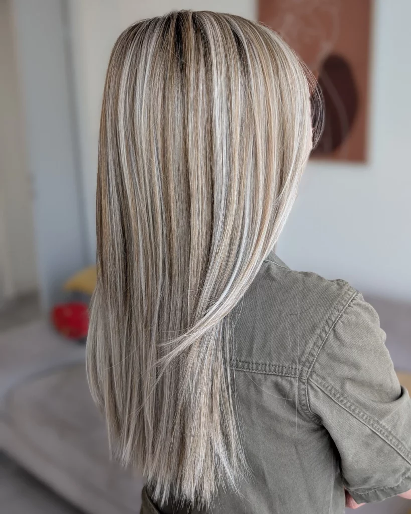 latelier-du-cheveu90 - femme de dos portant des compléments capillaires